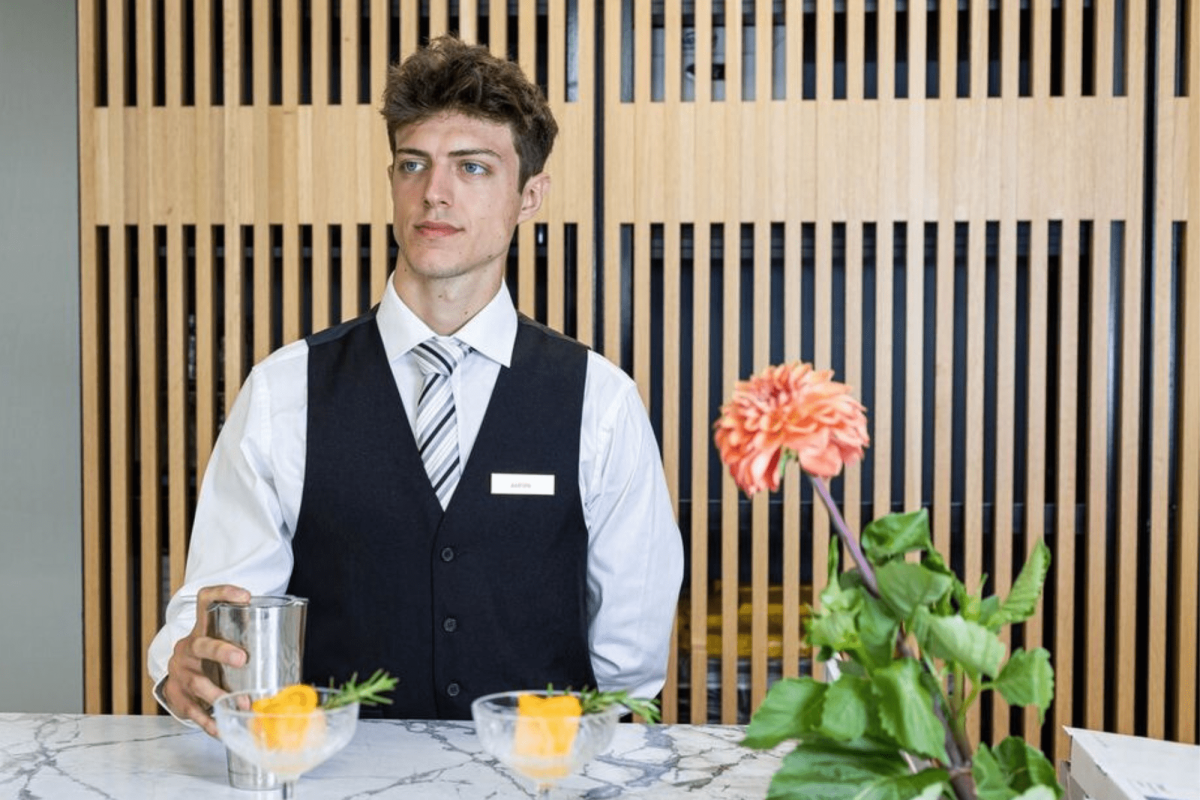 bar staff services